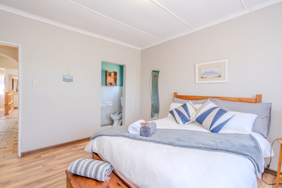 4 Bedroom Property for Sale in Middedorp Western Cape